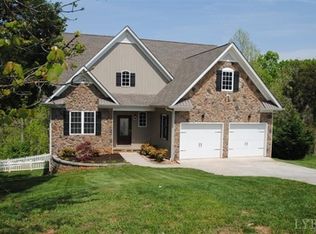 1482 Whistling Swan Dr, Forest, VA 24551