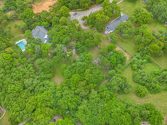 2nd image of 1464 Limerick Ct