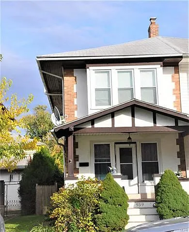 939 S 12th St photo 1