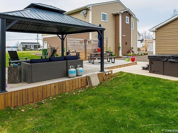 3rd image of 355 Cornwall Rd