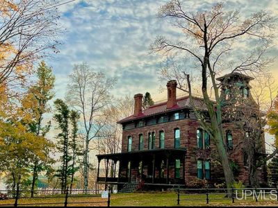 410 E Ridge St, Marquette, MI, 49855