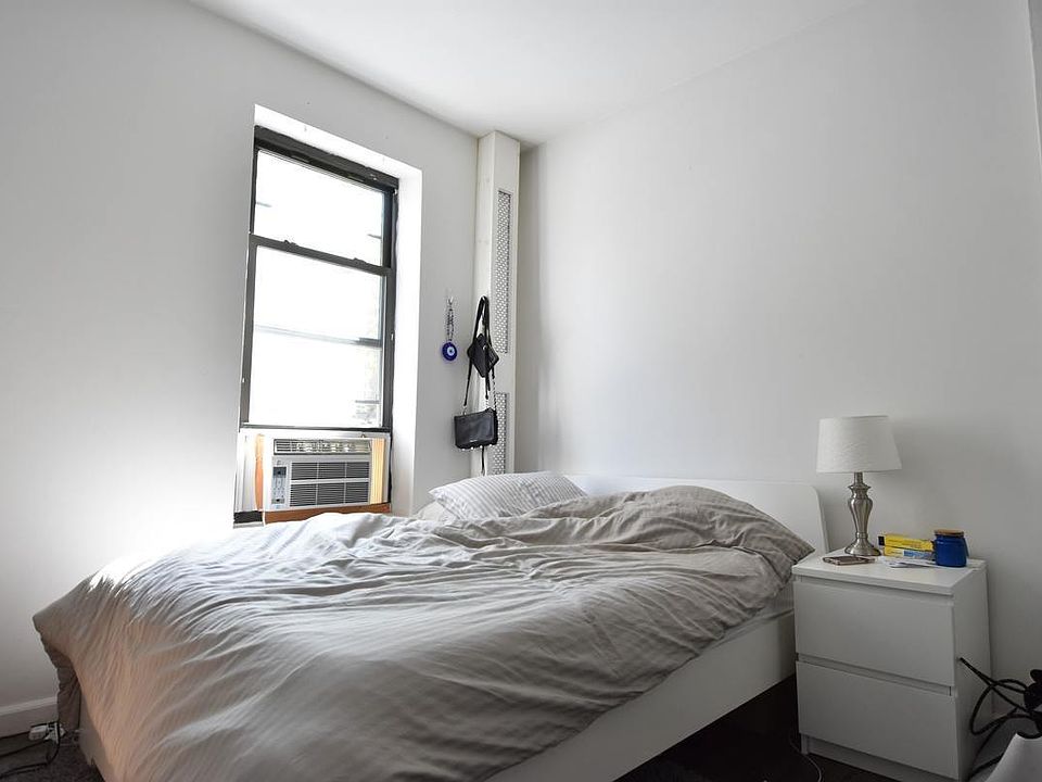 2nd image of 265 E 78th St APT 6B