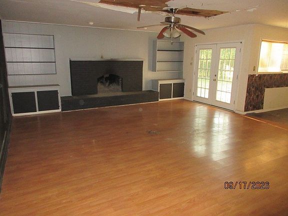 3rd image of 8813 Ruth Ave