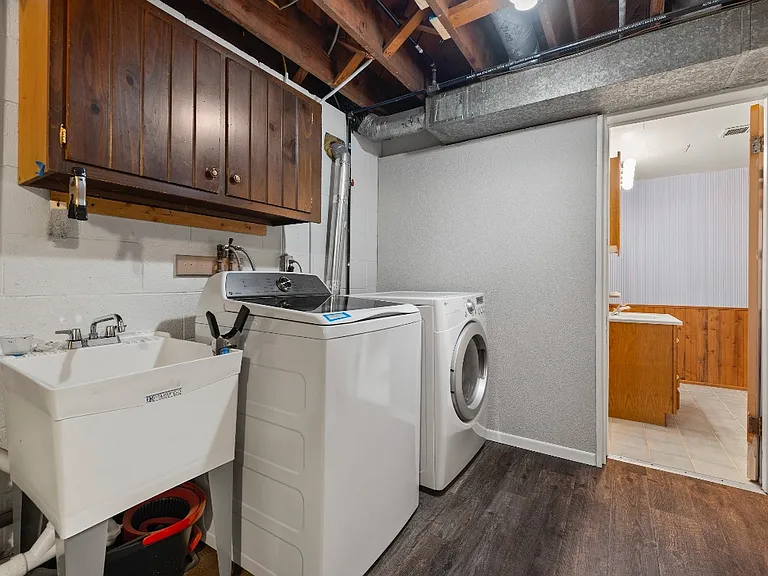 1160 Alfred St — Photo 14