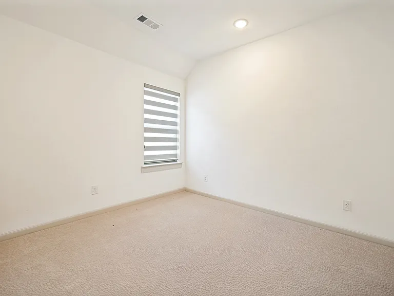 1240 Crescent Ln — Photo 18