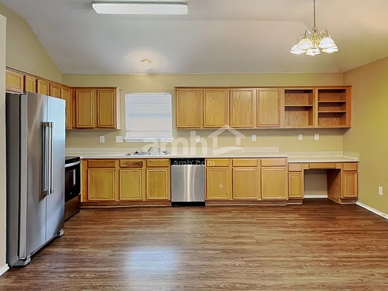 432 Round Rock Rd — Photo 4
