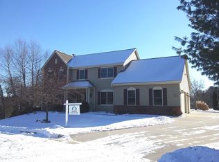 740 Meadow Ridge Ln, Brownsville, WI 53006