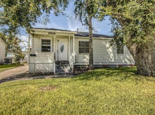 5508 Menard Ave, Galveston, TX 77551