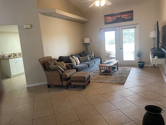 2nd image of 704 Bell Blvd S
