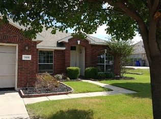 1108 Windsor Ln, Forney, TX 75126