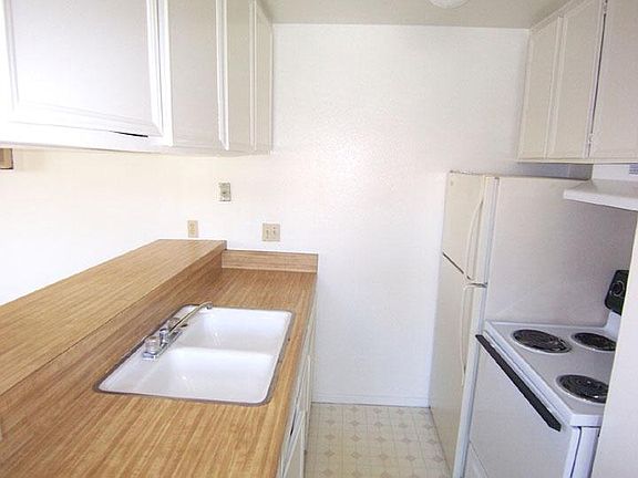 2nd image of 8757 Mira Mesa Blvd APT 1
