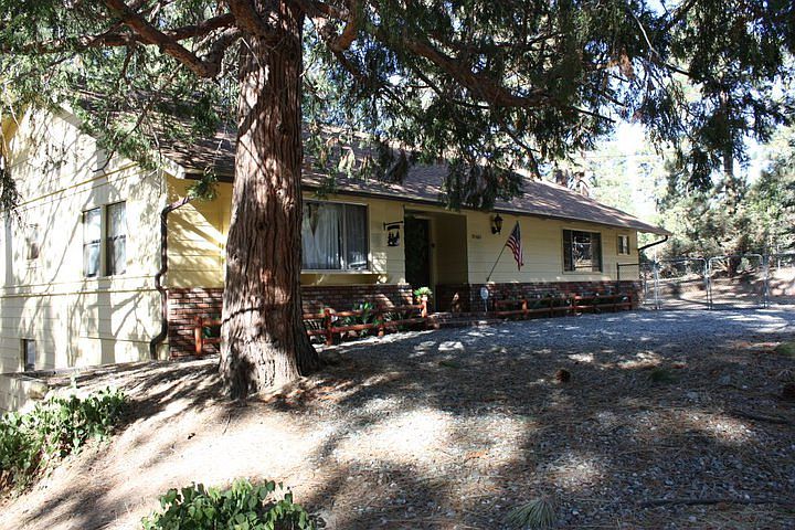 1st image of 25665 Oakwood St