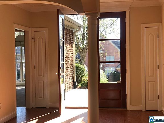 4th image of 676 Lake Crest Dr
