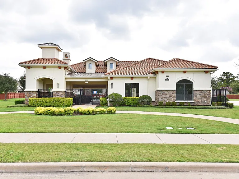 13117 Stoneleigh Terrace Dr — Photo 41