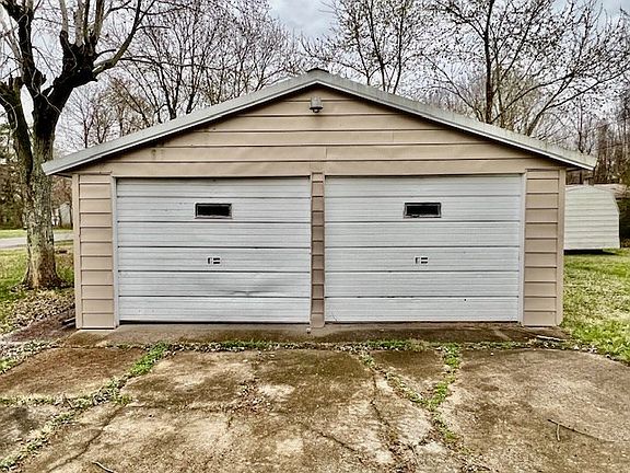 4th image of 496 Wyatt Ave