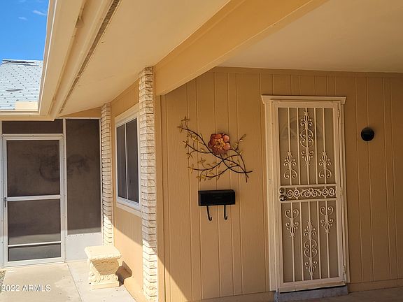 3rd image of 10811 W Camelot Cir
