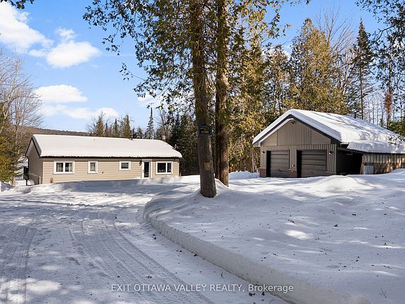 2nd image of 1478 Kamaniskeg Lake Rd