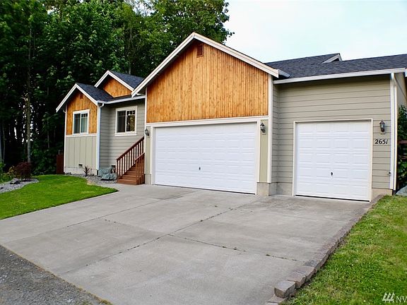 2nd image of 2651 Connecticut Pl E