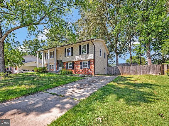 2nd image of 409 University Dr