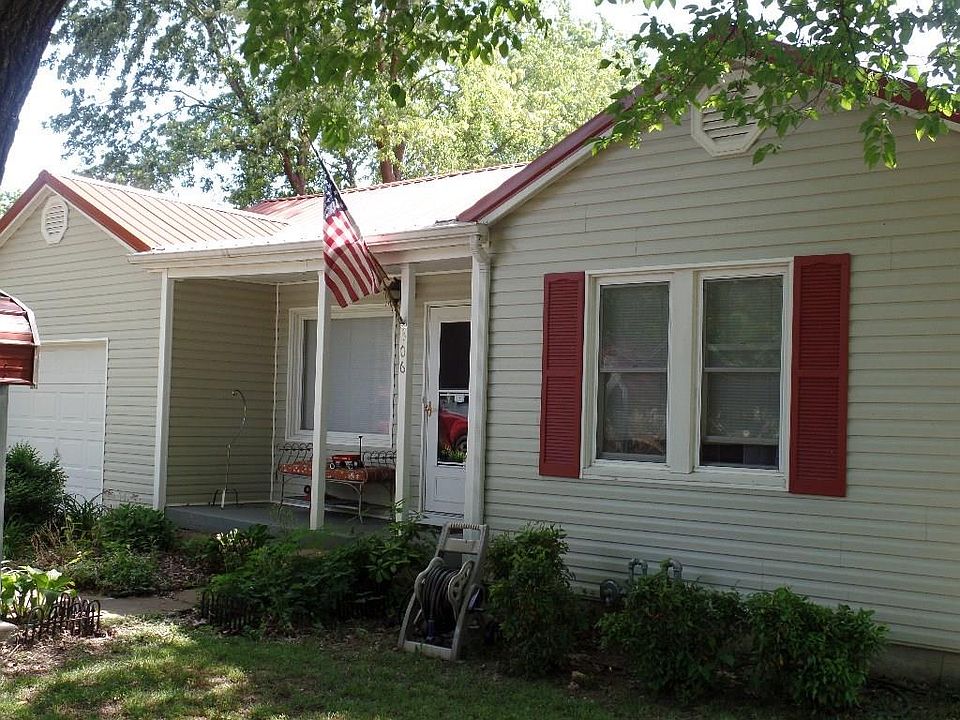 1st image of 306 S Oak Hill St
