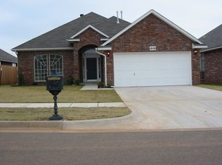 1808 NE 11th St, Moore, OK 73160