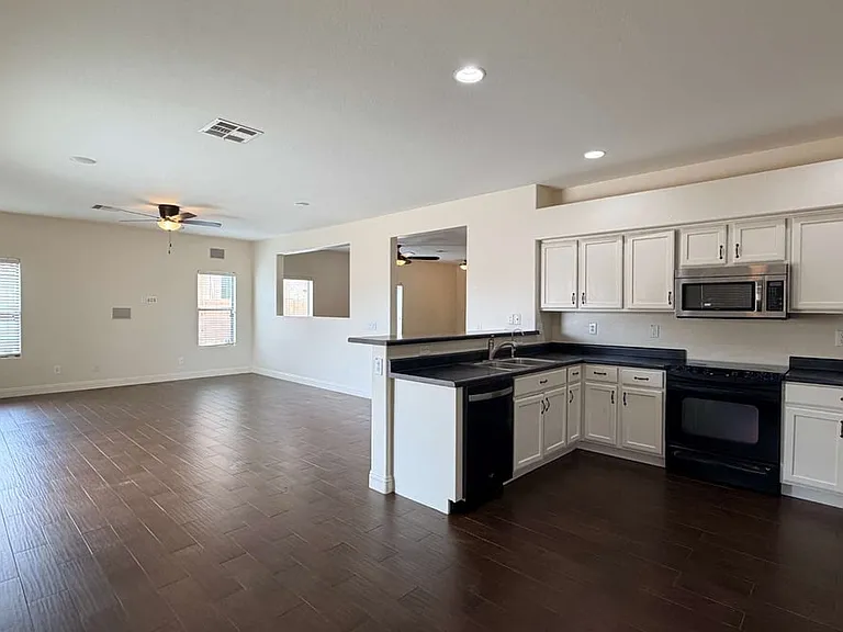 18175 N Cook Dr — Photo 2