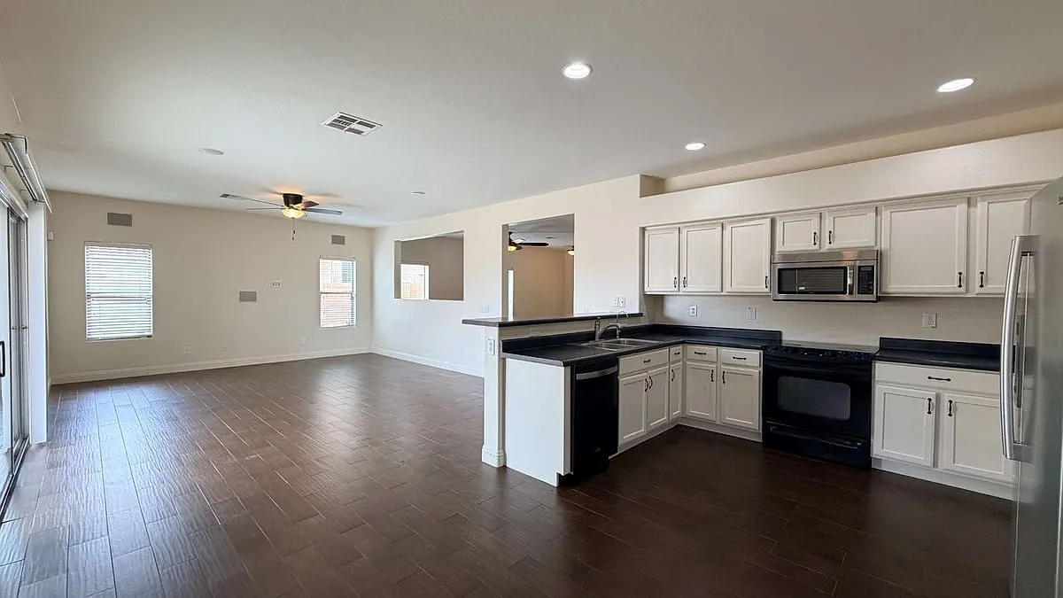 Building Photo - 18175 N Cook Dr