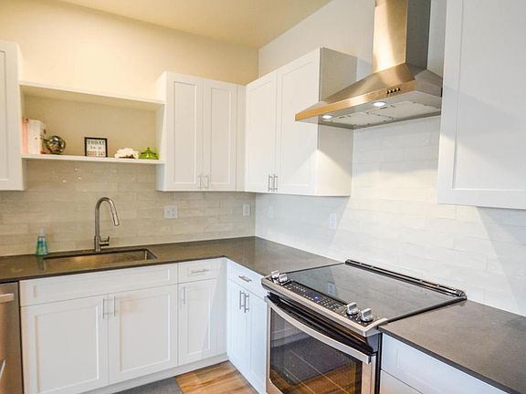 4th image of 2222B Willow Dr Unit 38
