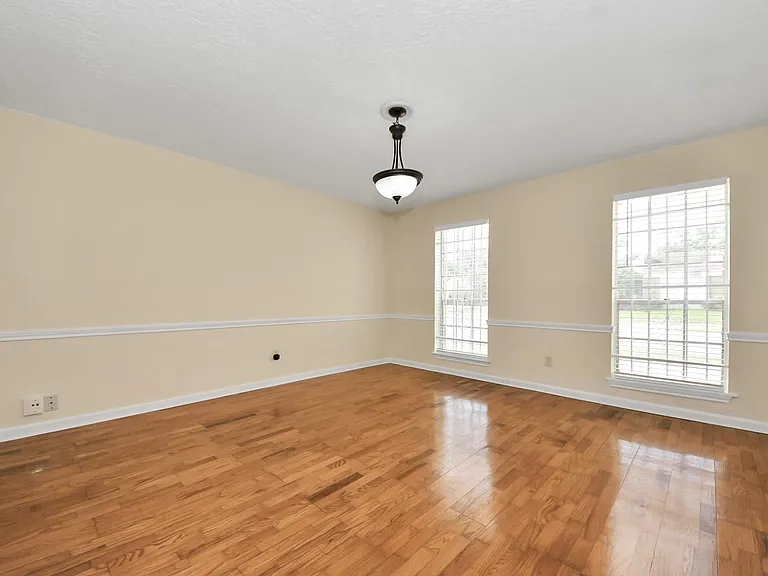 11411 Briar Forest Dr — Photo 14