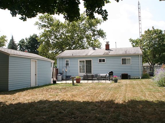 3rd image of 3747 Maryland Ave