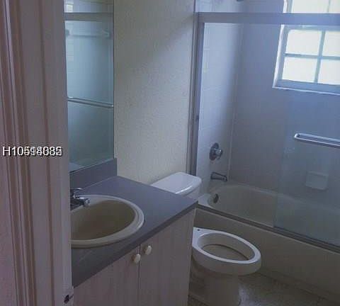 3rd image of 2305 Belmont Ln