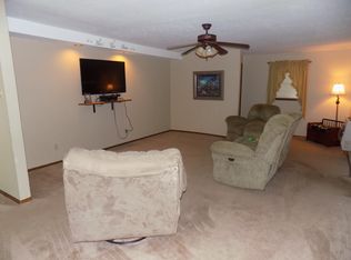 337 Old Clear Branch Ln, Rocky Top, TN 37769