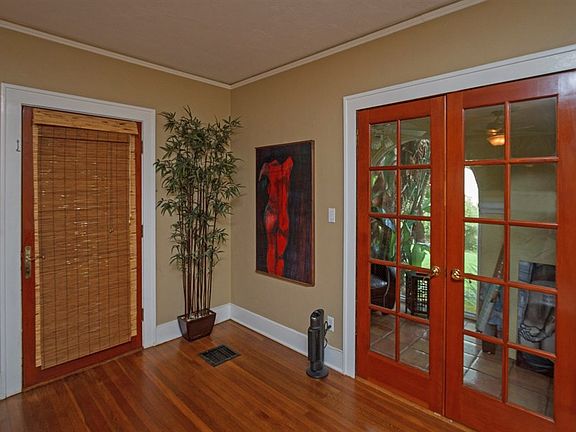 4th image of 809 Palm Dr