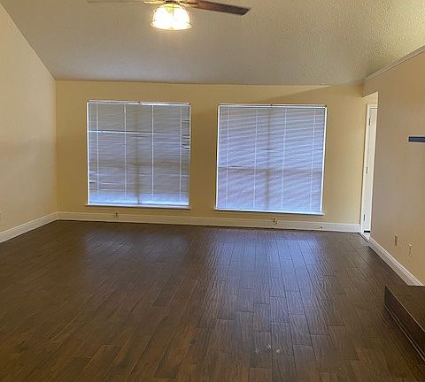4th image of 4030 Lotus Dr