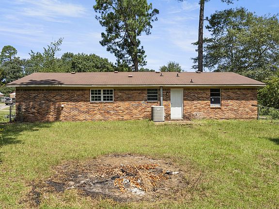 4th image of 2408 Southdale Drive