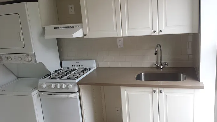 Rented by Green Line Realty | media 21