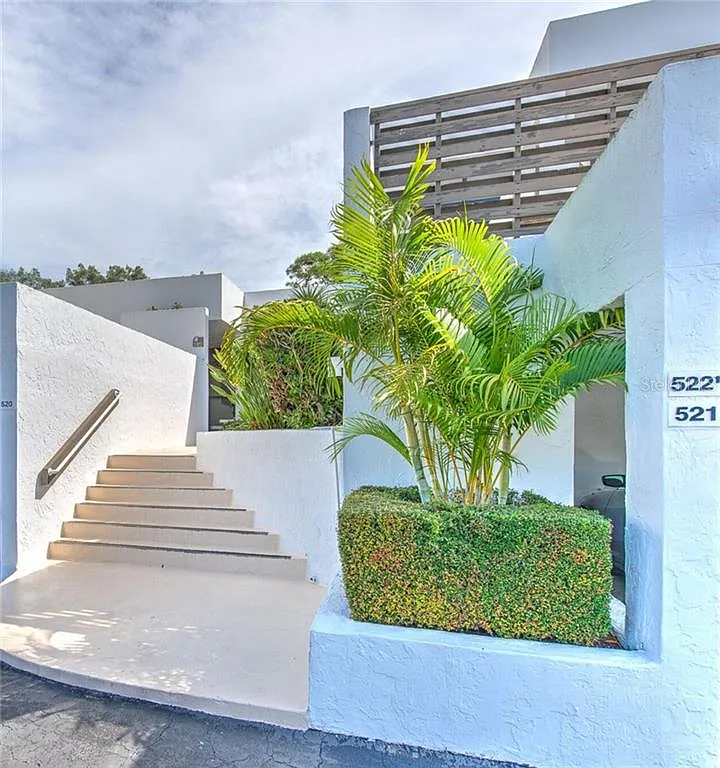 2 bed, 2.0 bath, 1260 sqft, $6,000 — Photo 1