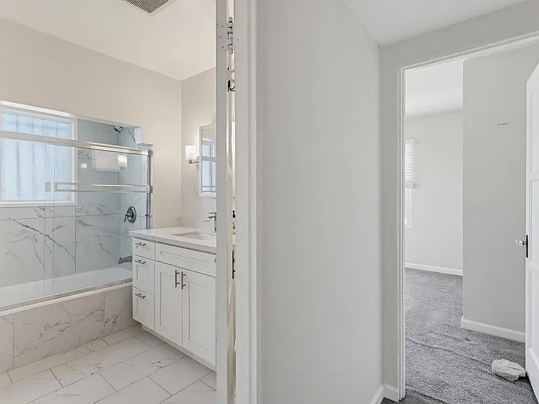 344-46 G Ave #D — Photo 19
