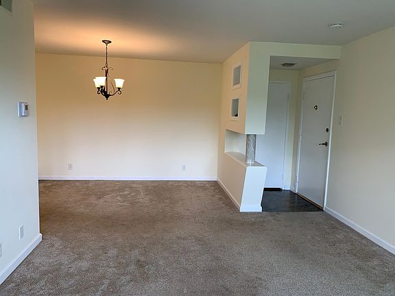 2nd image of 3 Delcrest Ct APT 103
