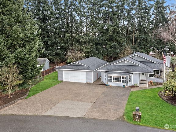 4th image of 15819 93rd Avenue E