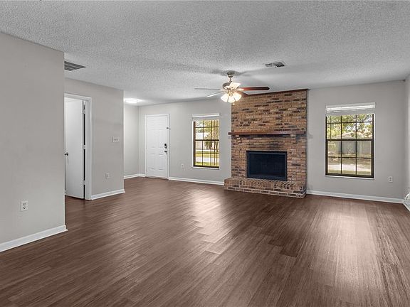 4th image of 2417 ROSLYN LANE