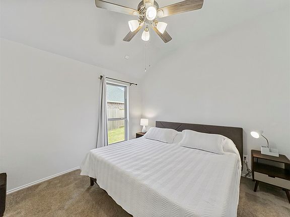 4th image of 2910 Finch Ct
