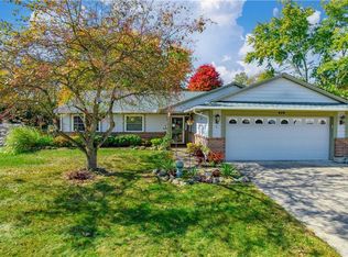 828 Savin Hill Ct, Fairborn, OH 45324