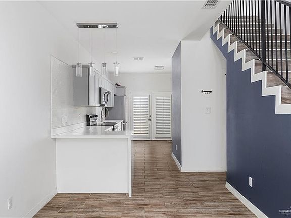 5th image of 811 Lucia Dr