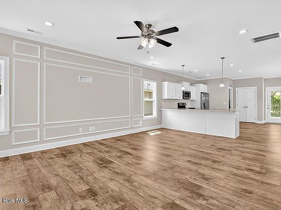 2nd image of 706 S Pollock Street