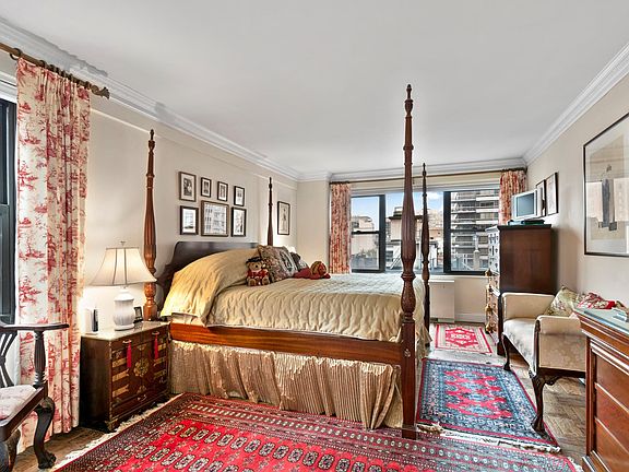 3rd image of 166 E 61st St APT 10N