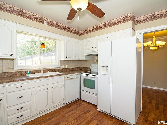3rd image of 1002 25th Avenue Court