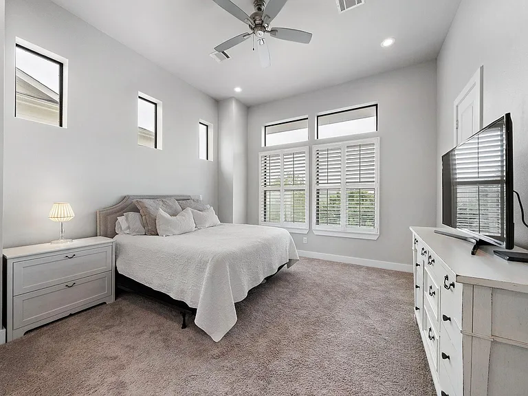 2509 Garrow St #B — Photo 17