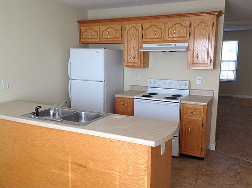 4th image of 320 Lansinger Ln
