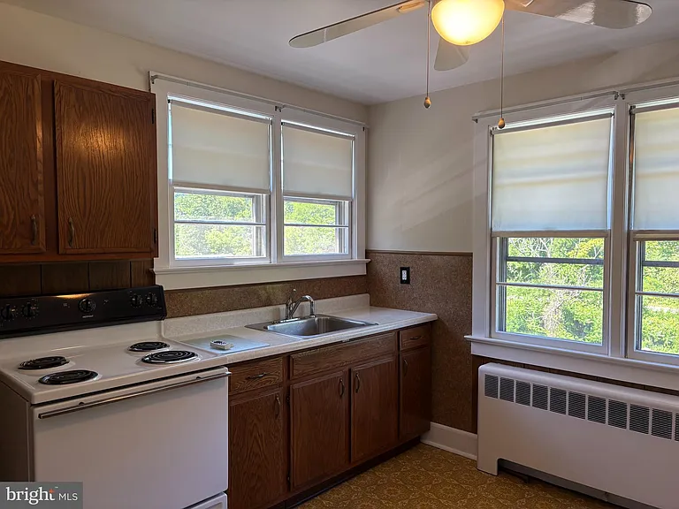 343 S Main St — Photo 7